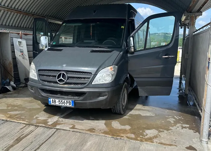 Rent Luxury Sprinter Campingplads